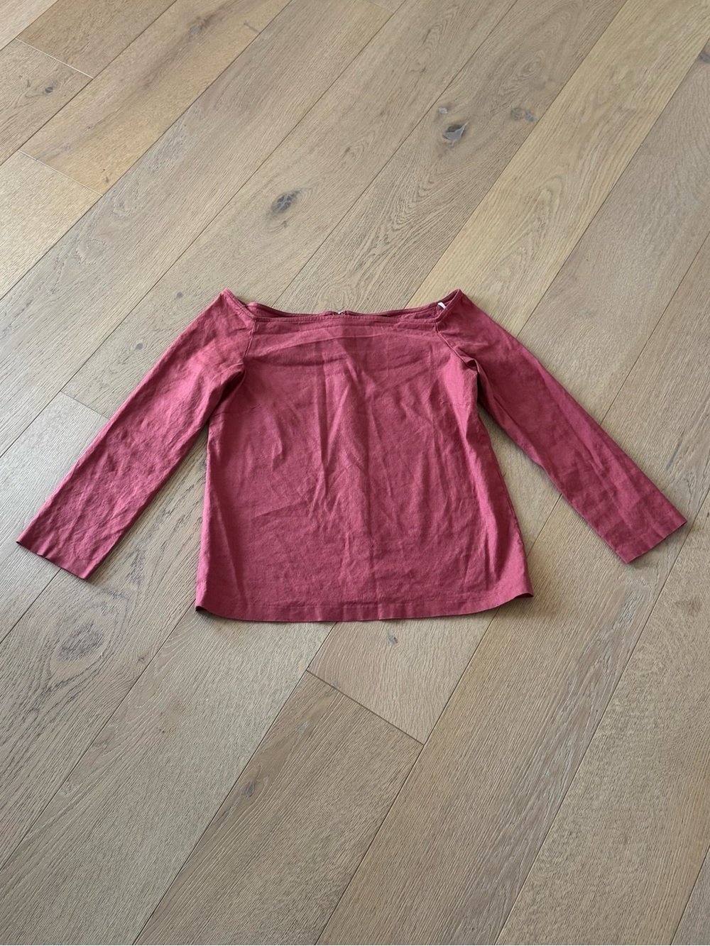Theory off the Shoulder Carmine Red 3/4 Sleeve Linen Top size Medium